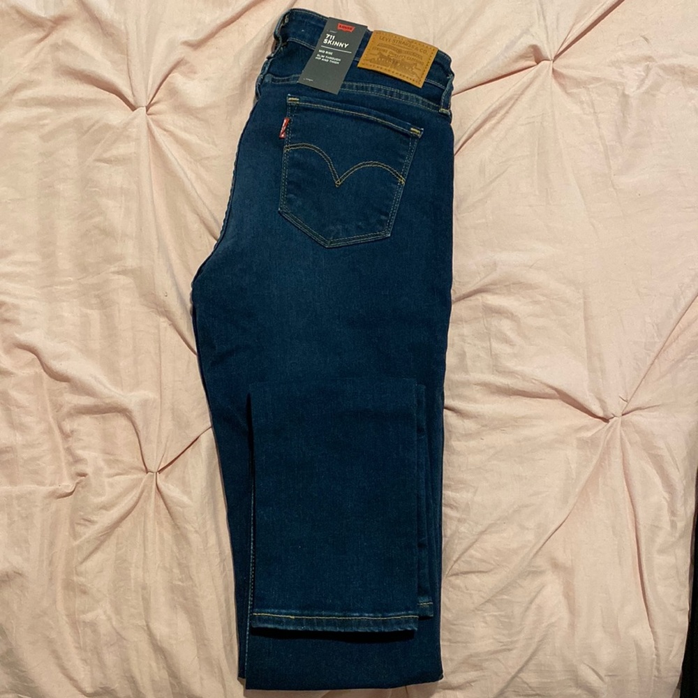 Levi’s 711 Skinny Mid-Rise Jeans